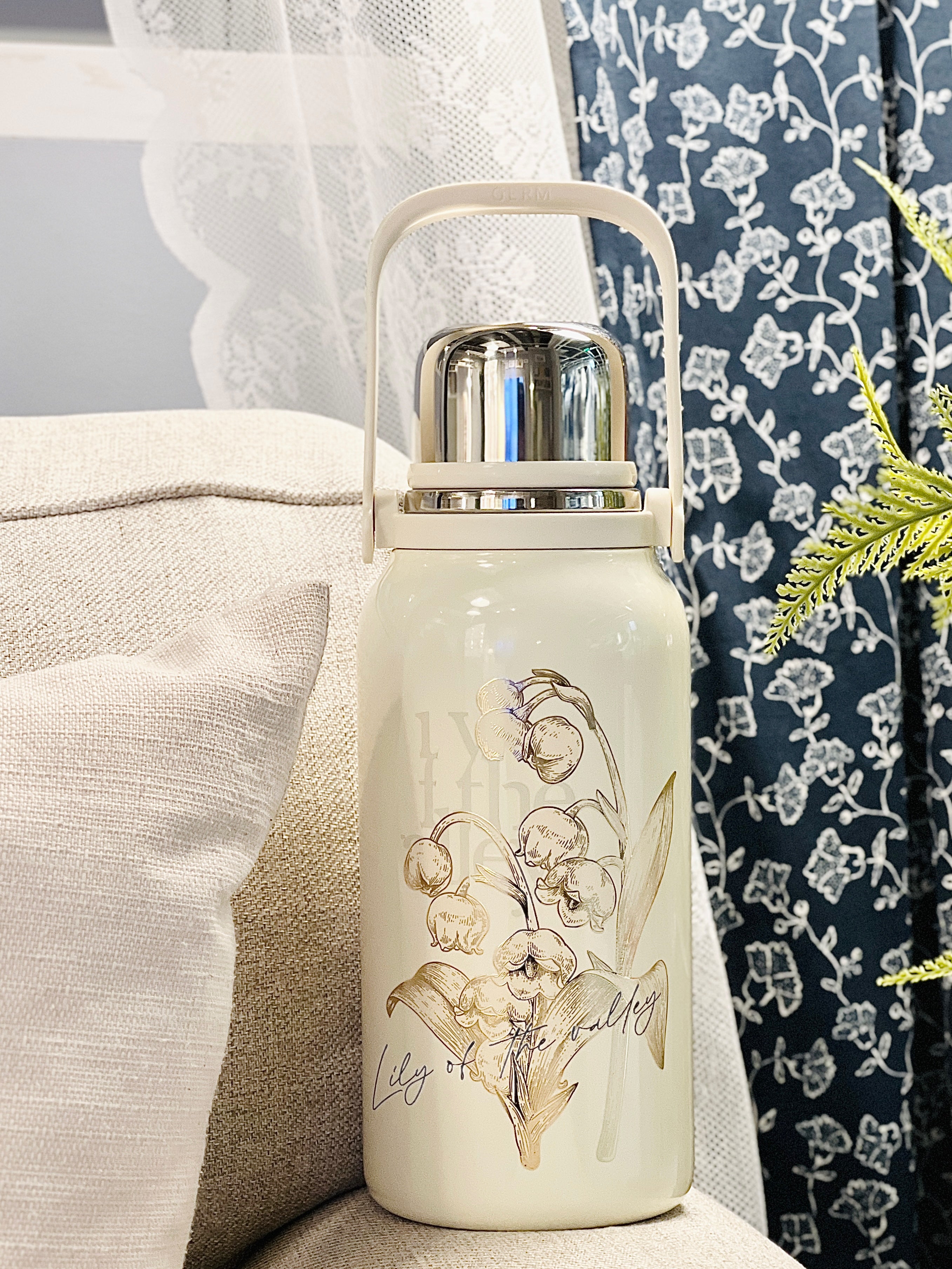 GERM Lily of the Valley Sport Vacuum Bottle with Cup – White